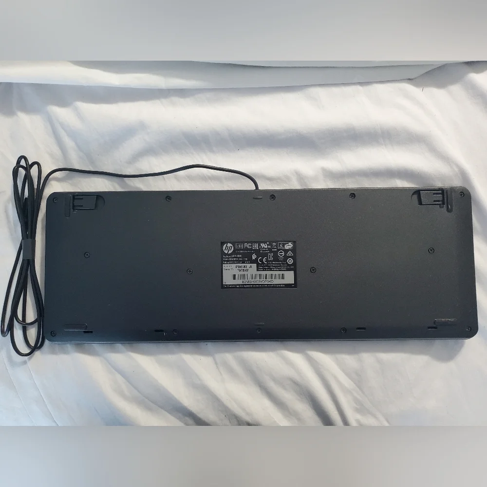 : Hewlett Packard HP Wired USB Keyboard model KU-1156 assy P/N: 672647-003 US